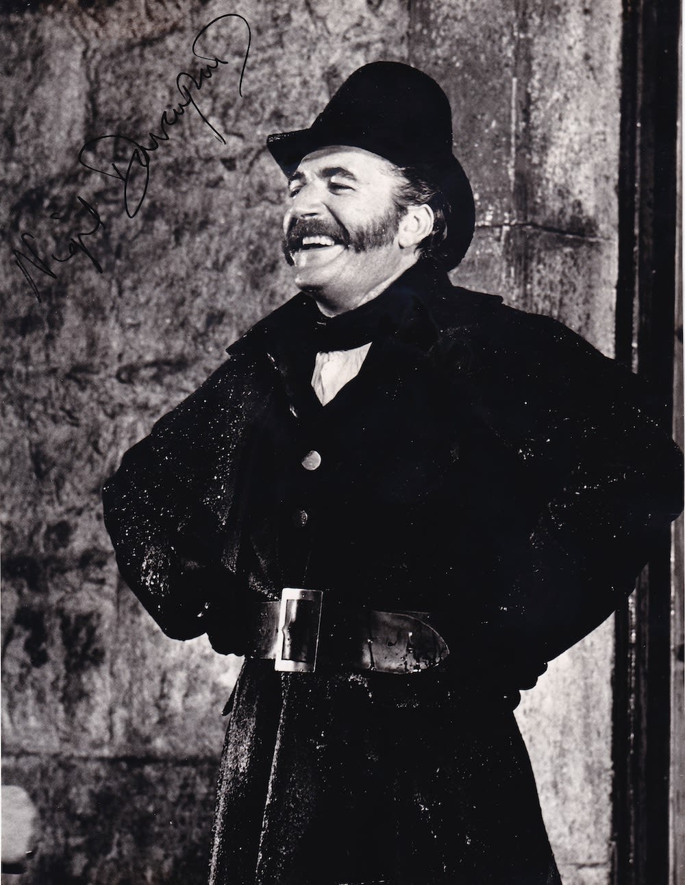 Lot 255: Nigel Davenport, Great British Actor, signed 10x8 approx...