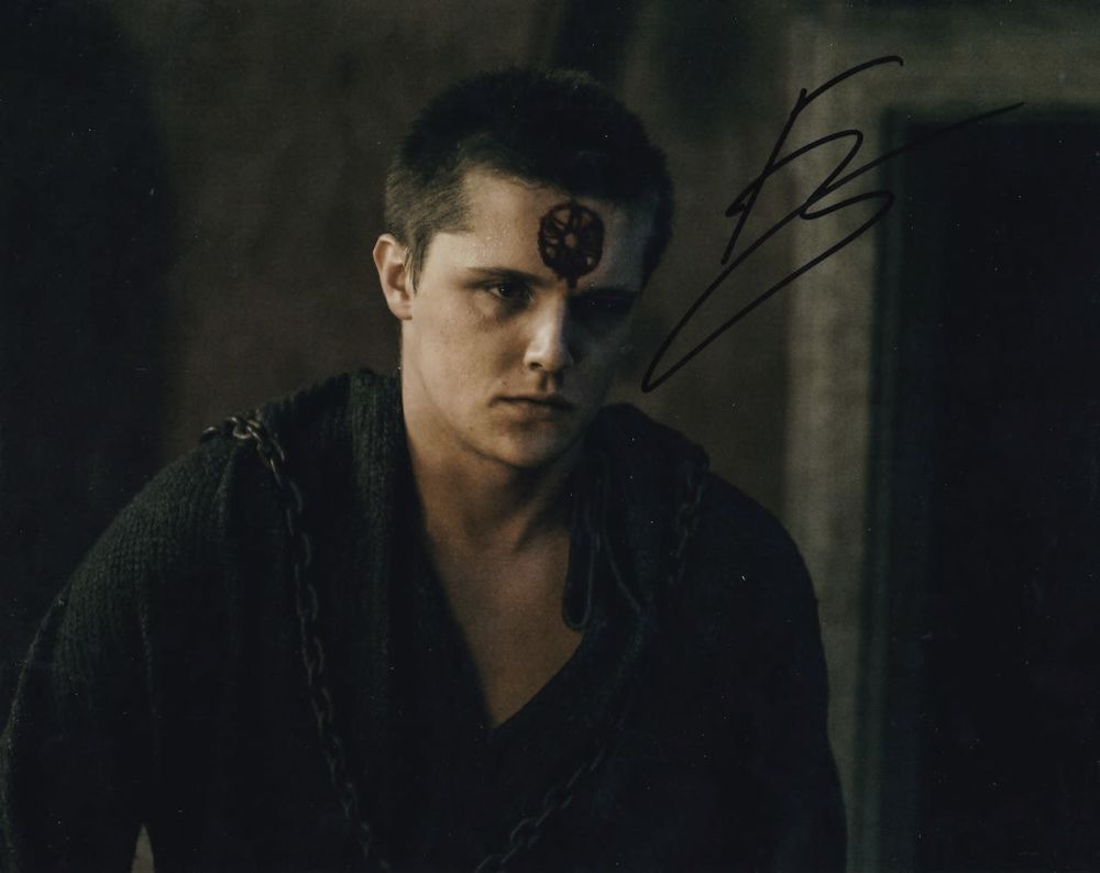 Lot 268: Eugene Simon, Game of Thrones Actor signed 10x8...