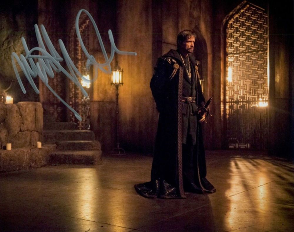 Lot 103: Super Sale! Arrow Matt Nable hand signed 10x8...