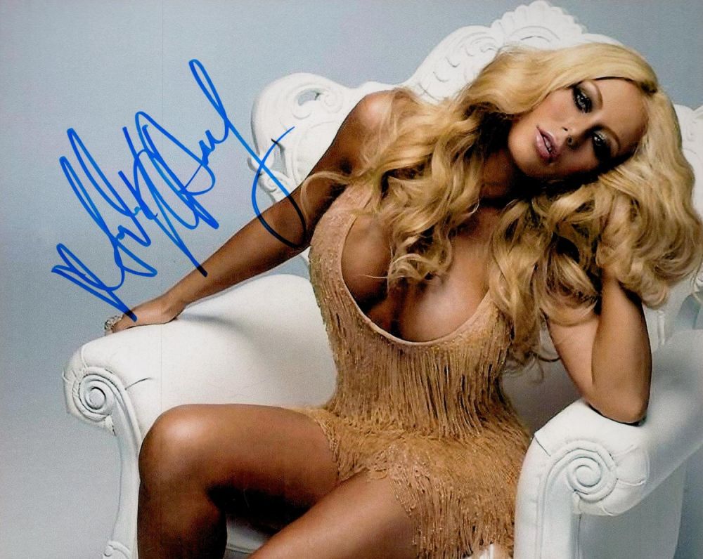 Lot 214: Aubrey O'Day Playboy Model Signed 10x8 inch Colour...