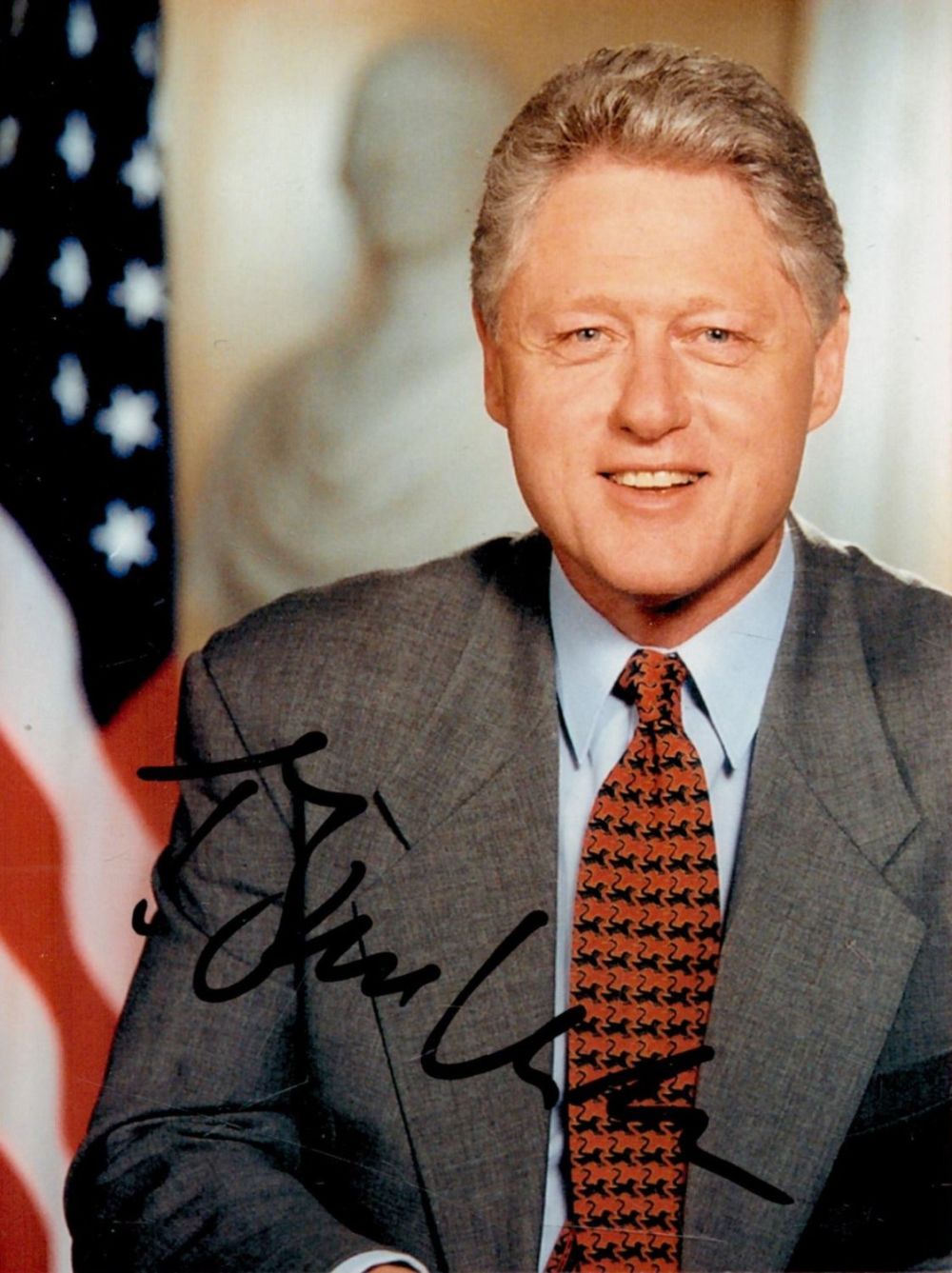 Lot 232: Bill Clinton Signed 6x 4 inch Colour Photo...