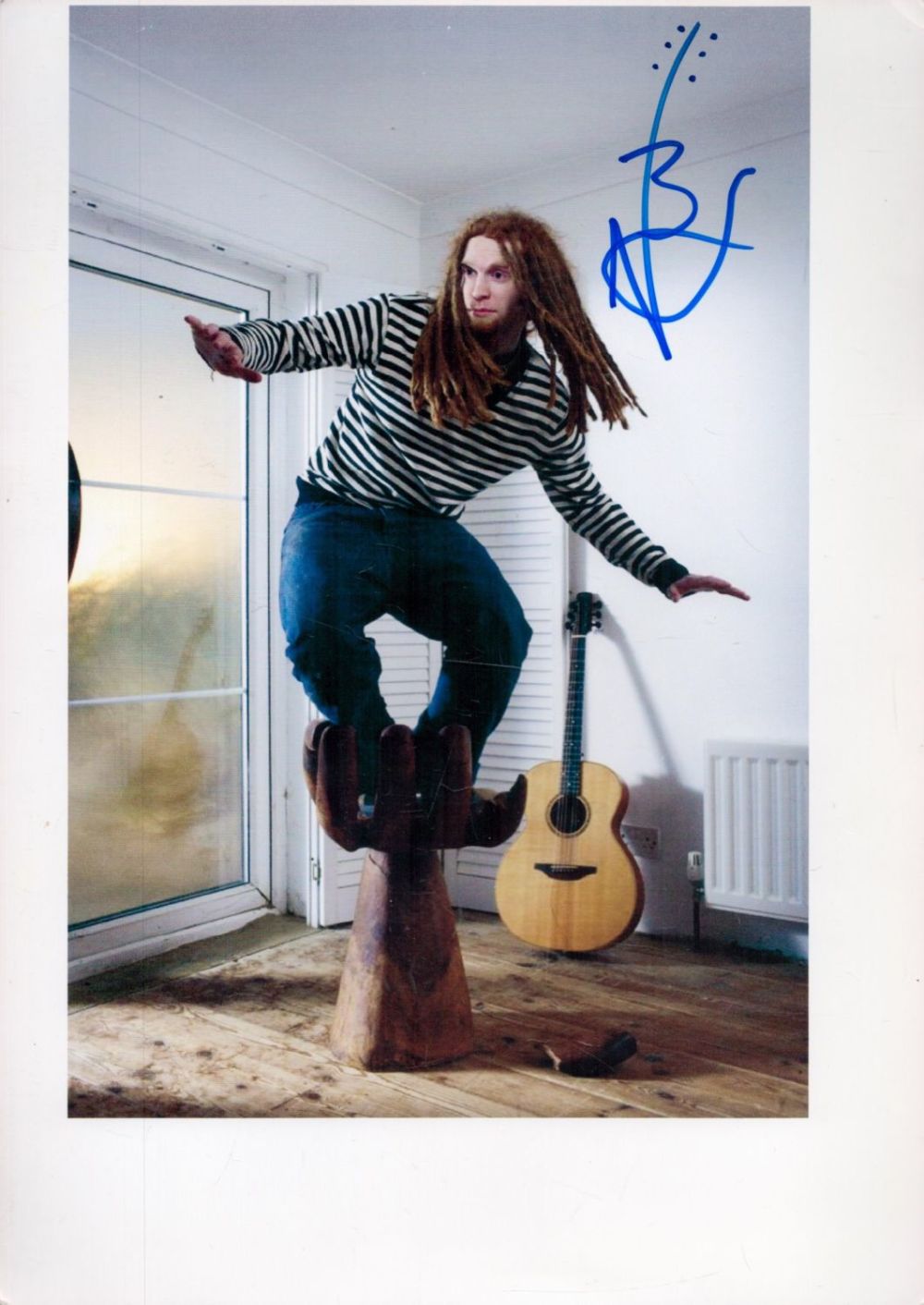 Lot 287: Music. Newton Faulkner Signed 10 x 8 inch...