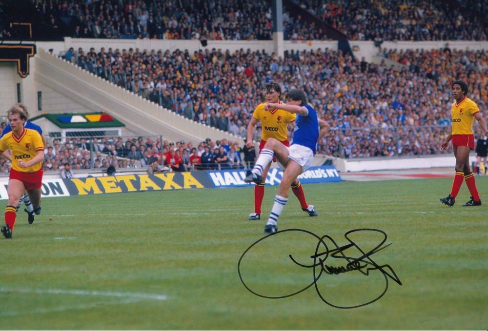 Lot 308: Autographed Graeme Sharpe 12 X 8 Photo: Col,...
