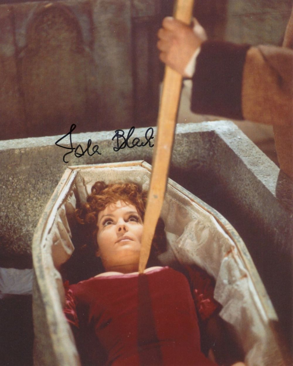 Lot 539: Hammer Horror movie scream queen actress Isla Blair...