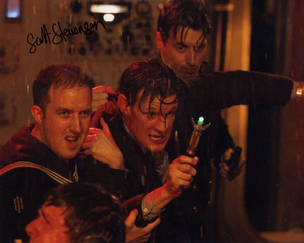 Lot 549: Doctor Who 8x10 photo signed by actor Scott...