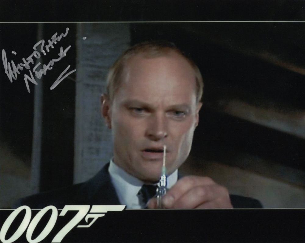 007 James Bond movie License to Kill 8x10 photo signed by Christopher Neame as Fallon. Good 