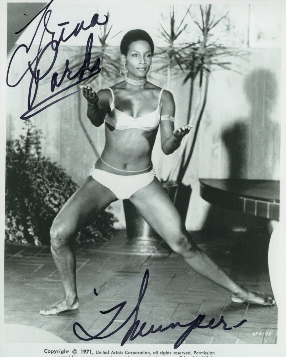 007 James Bond movie Diamonds are Forever 8x10 photo signed by actress Trina Parks (Thumper). 