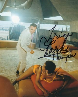 007 James Bond movie Diamonds are Forever 8x10 photo signed by actress Trina Parks (Thumper).