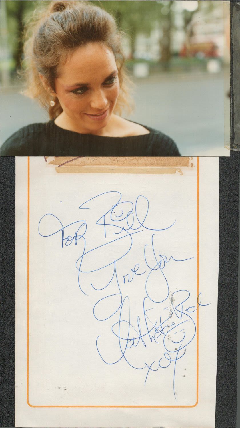 Lot 80: William Marlowe signed 8x5 album page a large...