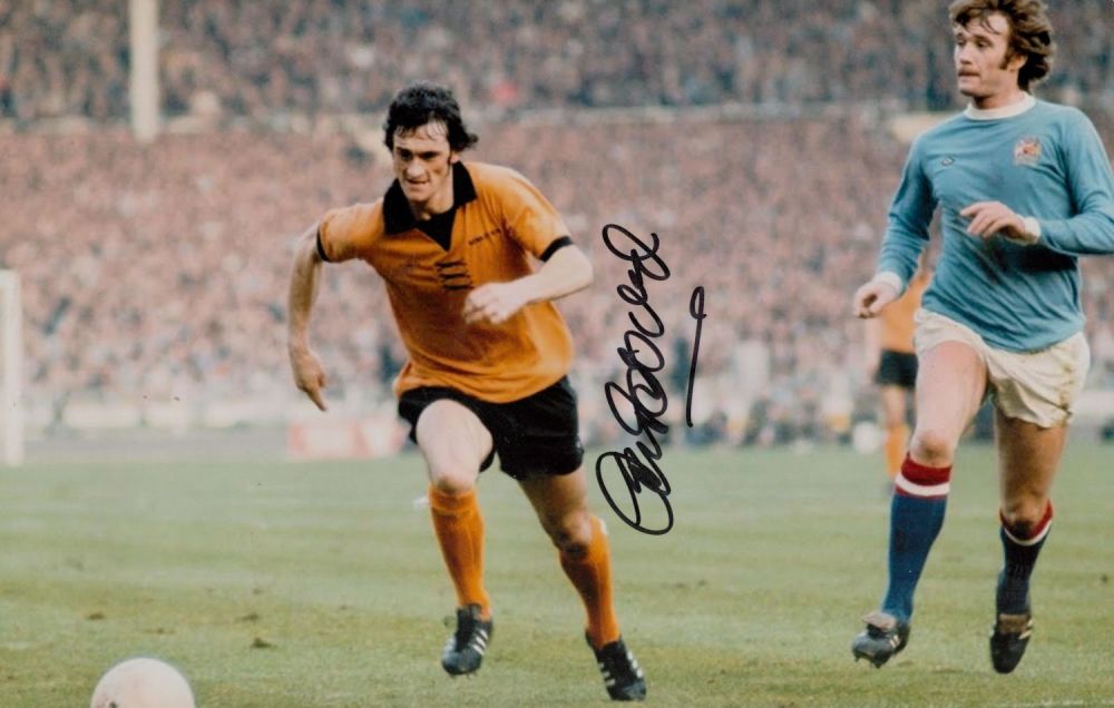 Lot 216: Kenny Hibbitt signed 10x8 colour photo. Hibbitt (born...
