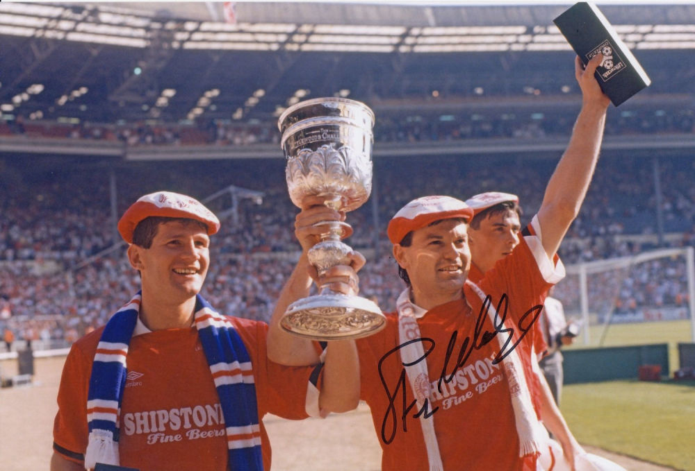Lot 268: Autographed STEVE HODGE 12 x 8 photo: Col,...