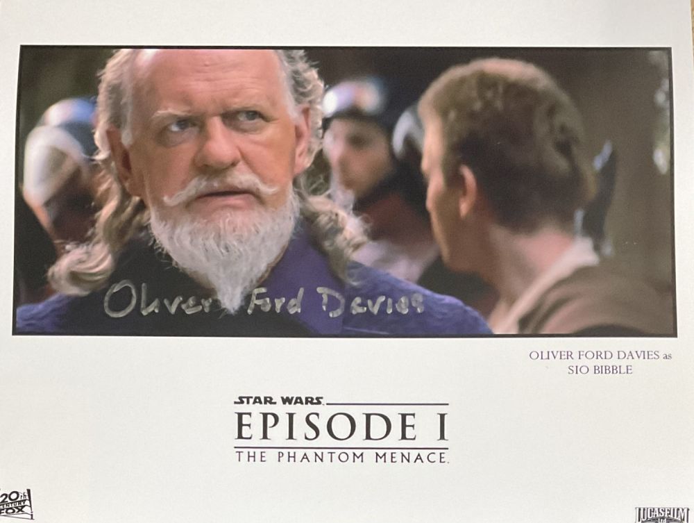 Lot 452: Oliver Ford Davies Signed Colour Photo as SIO...