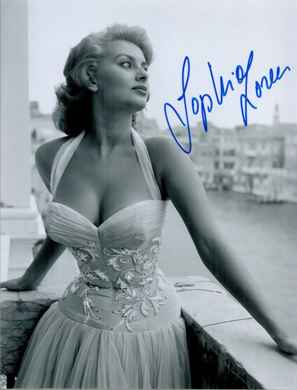 Lot 470: Sophia Loren Signed Black and White Photo Italian...