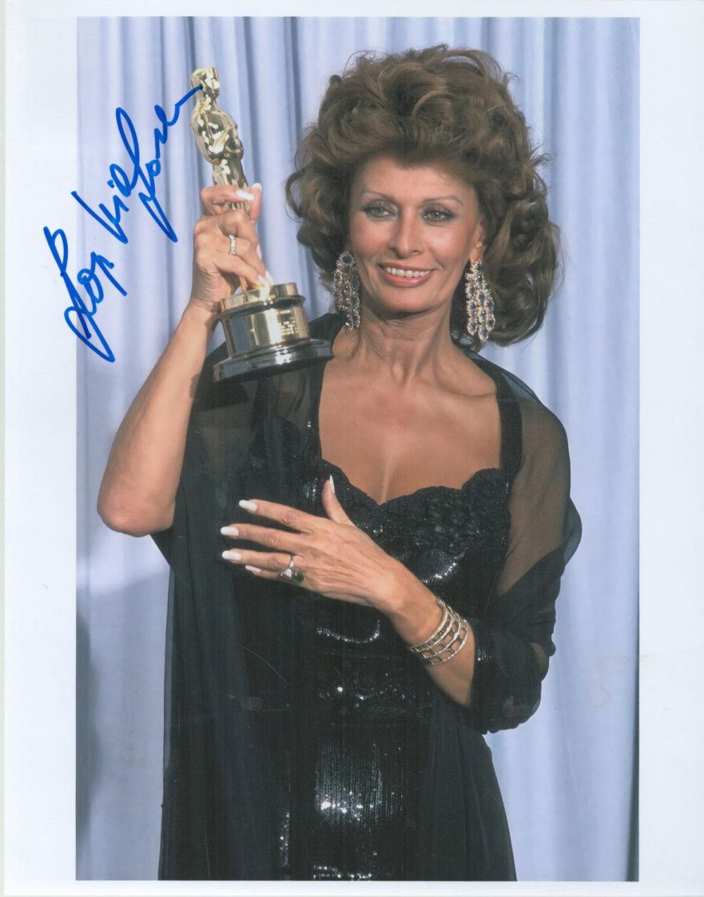 Lot 504: Sophia Loren Signed Colour Photo Italian Actress-Oscar Approx...