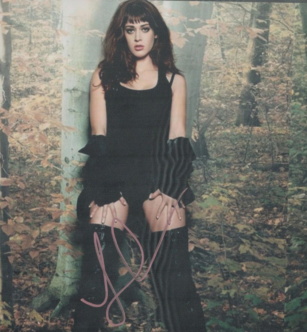 Lot 523: Lizzy Caplan signed 10x8 colour photo. Caplan is...