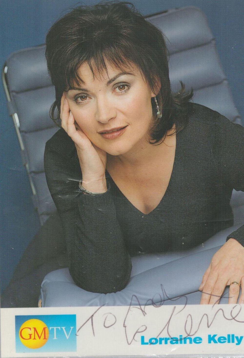 Lot 656: Lorraine Kelly signed 6x4IN colour photo. Good condition....