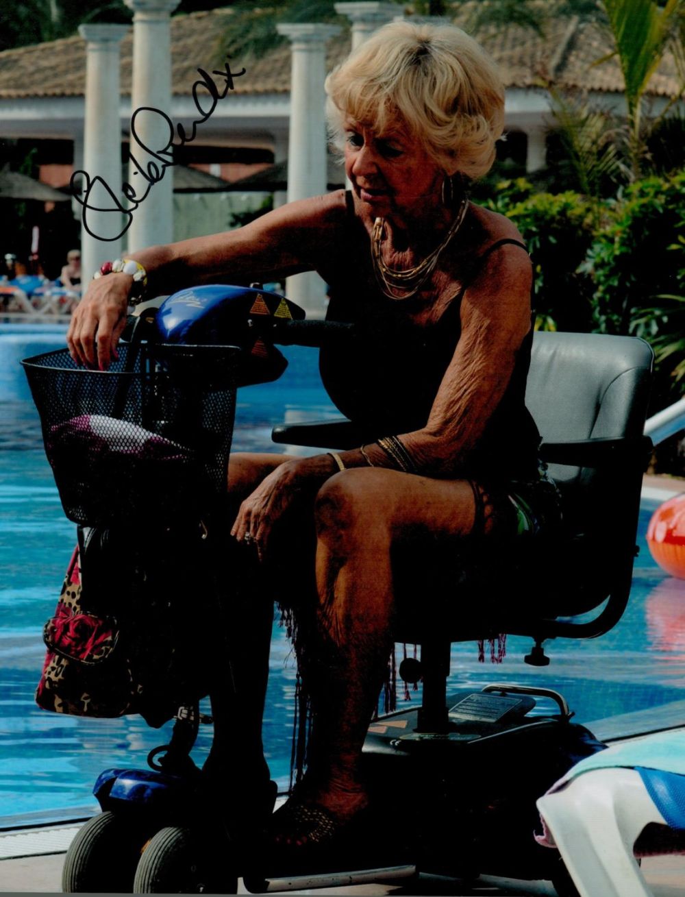 Lot 665: Sheila Reid signed 10x8IN colour photo. Good condition....