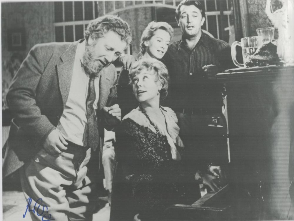 Lot 530: Peter Ustinov signed vintage 8x6 inches black and...