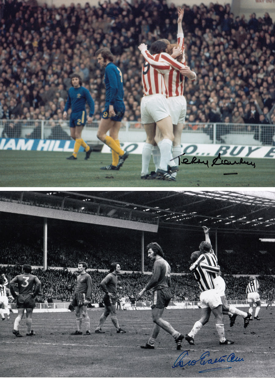 Lot 642: Football Autographed Lot Of Stoke City 1972 12...