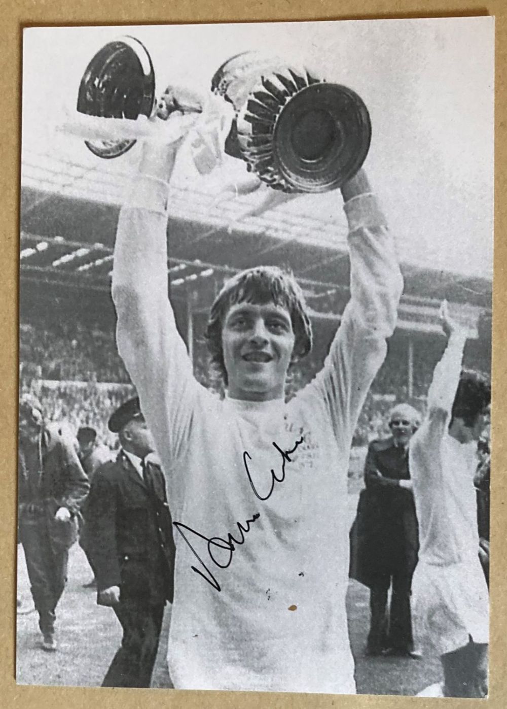 Lot 265: Football Leeds Utd Alan Clarke signed 6 x...
