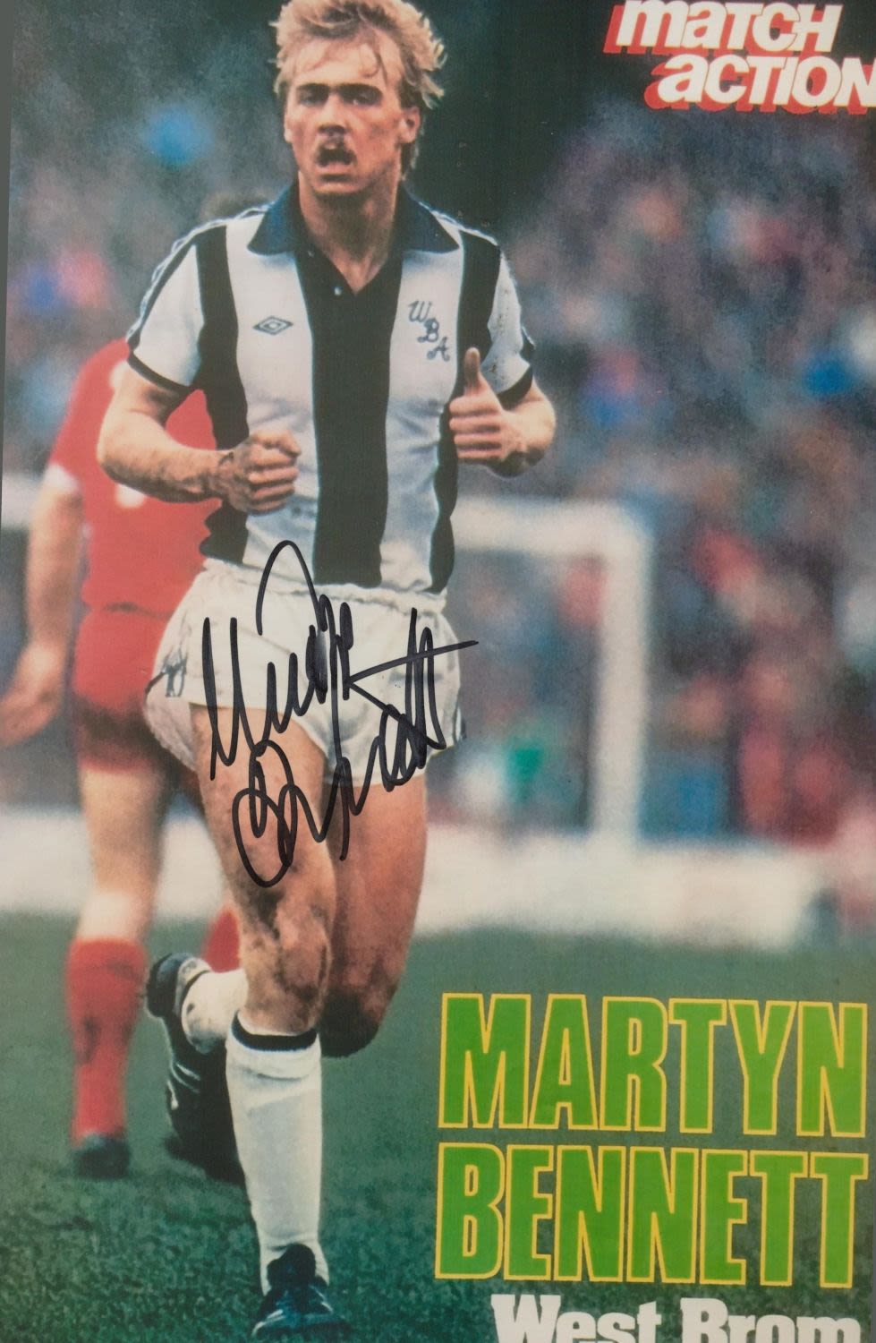 Lot 87: Martyn Bennett signed 12x8inch colour photo. Good Condition....