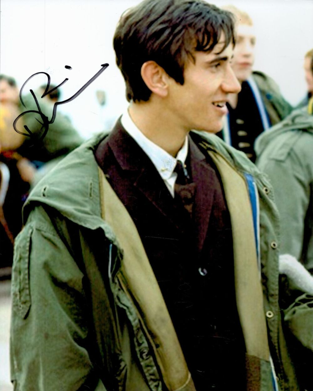 Lot 94: Phil Daniels signed 10x8inch colour photo. Good Condition....