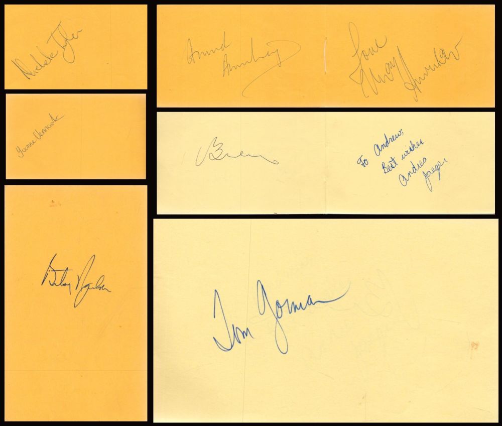 Lot 101: Tennis. Autograph Book With 17 Signatures. Includes Michele...