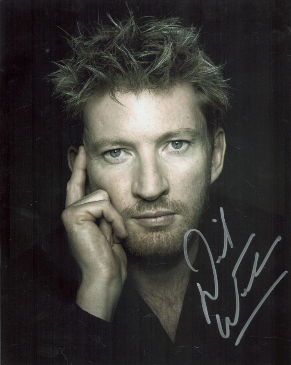 Lot 302: David Wenham signed 10x8 inch colour photo. Good...