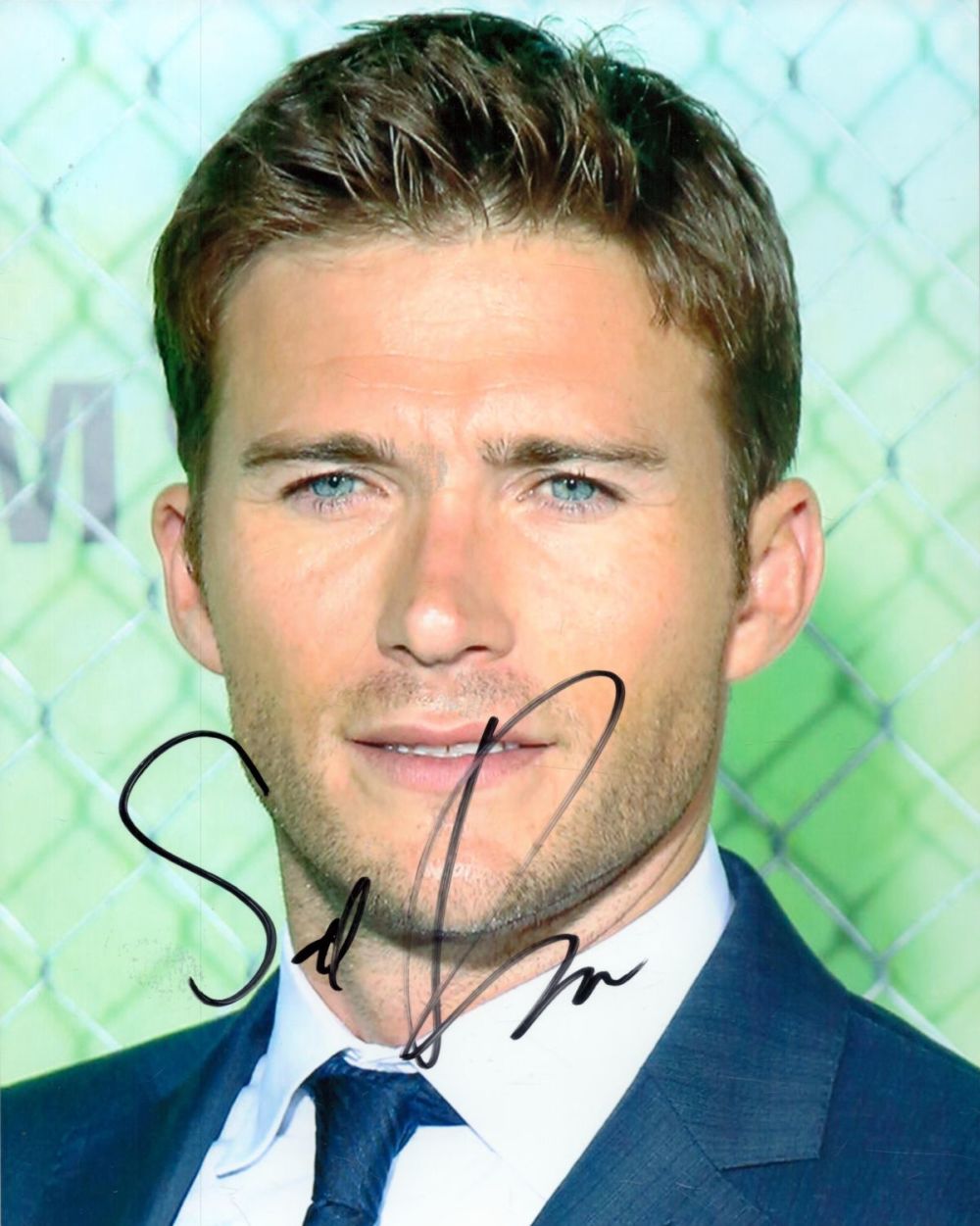 Lot 306: Scott Eastwood signed 10x8 inch colour photo. Good...