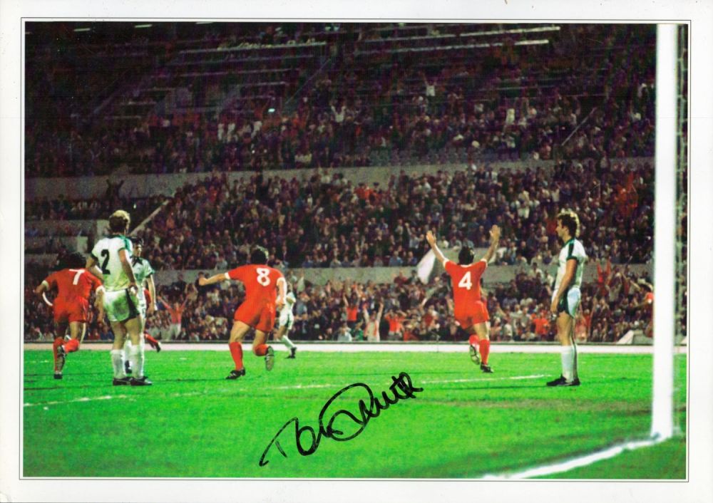 Lot 341: Tommy Smith signed 16x12 inch colour print. Good...