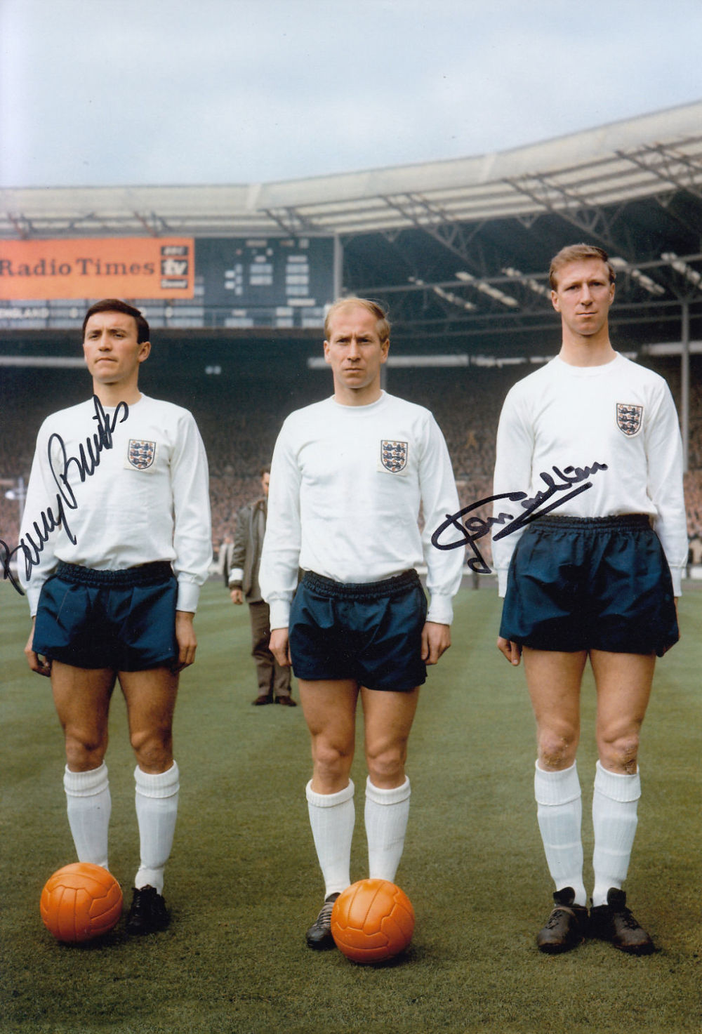 Lot 404: Autographed England 12 X 8 Photo: Col, Depicting...