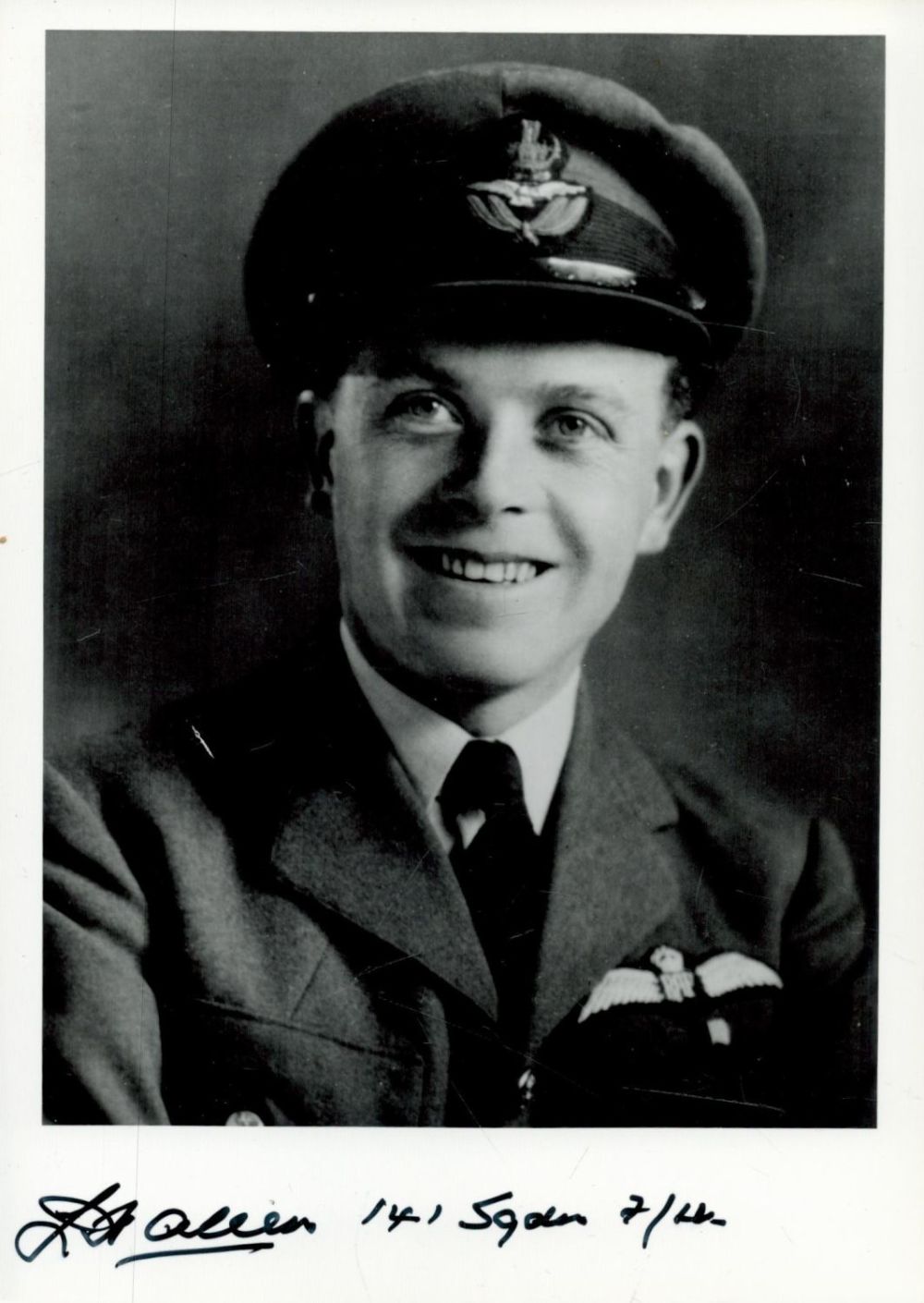 Lot 350: Military. WW2 RAF Flt Lt Leslie H Allen...