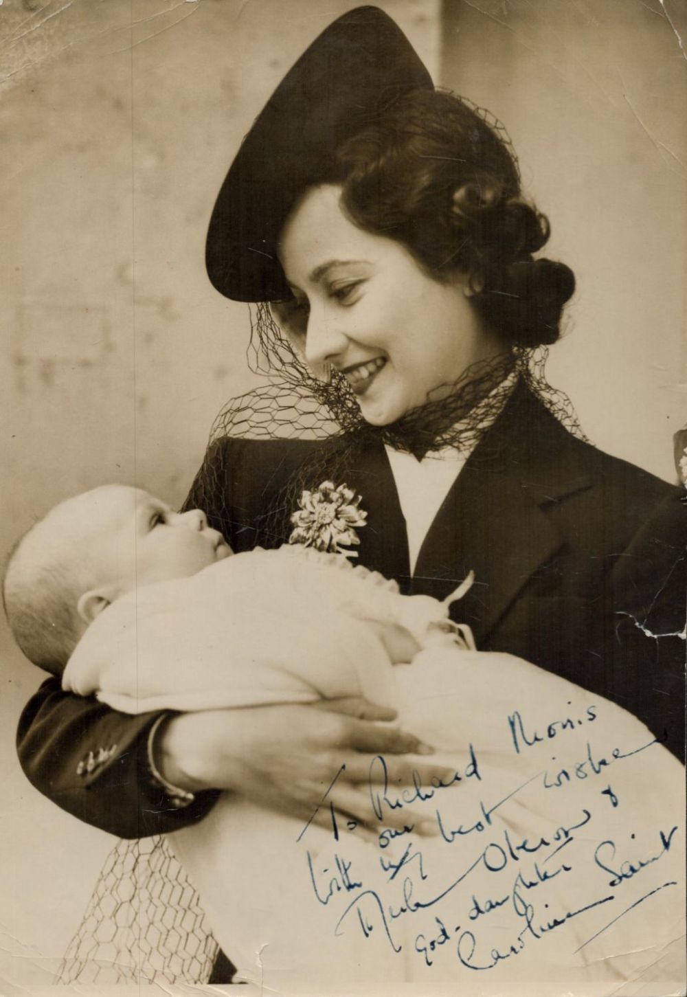 Lot 524: Merle Oberon Signed 9 x 6 inch approx...