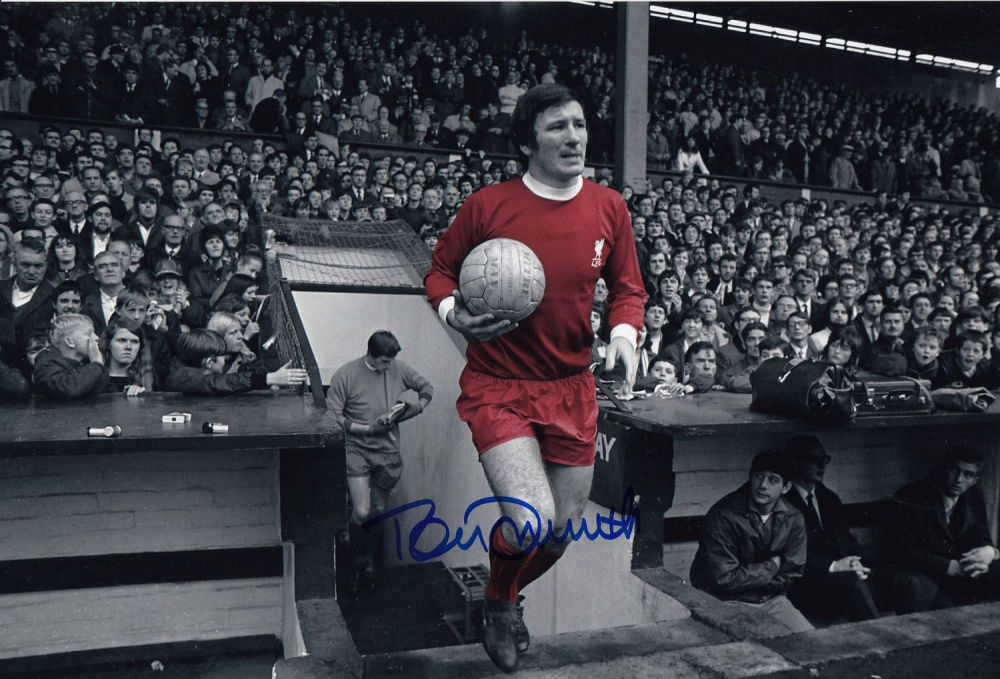 Lot 804: Autographed TOMMY SMITH 12 x 8 photo :...