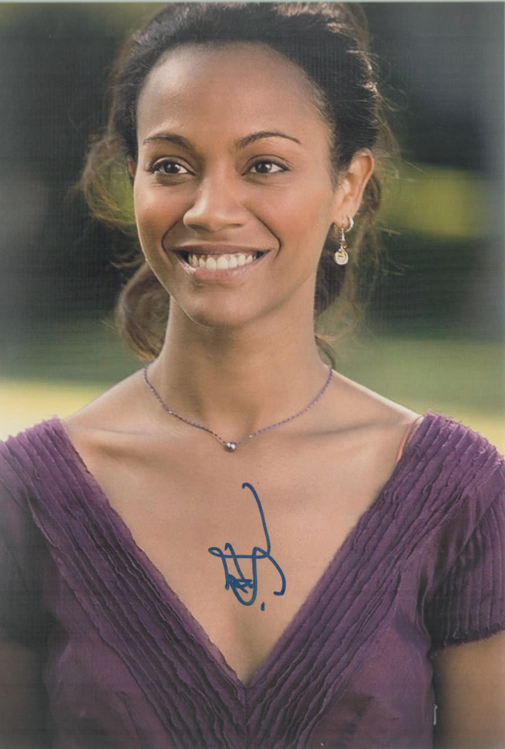 Lot 118: Zoe Saldana signed 12x8 colour photo. Good condition....
