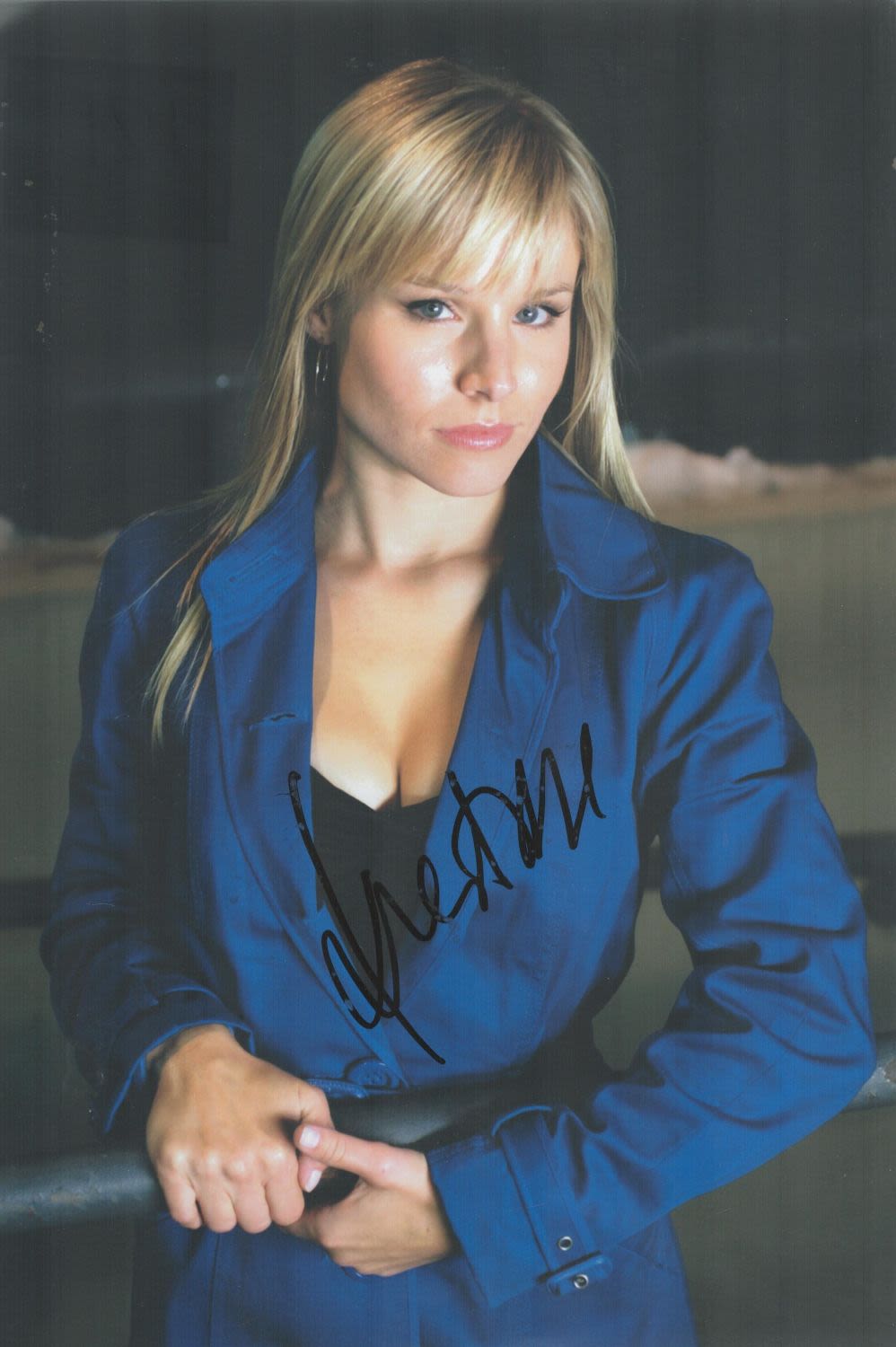 Lot 121: Kristen Bell signed 12x8 colour photo. Good condition....