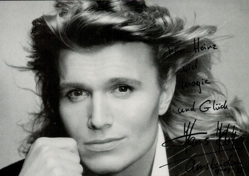 Lot 205: Hans Klok illusionist signed 8x6inch black and white...