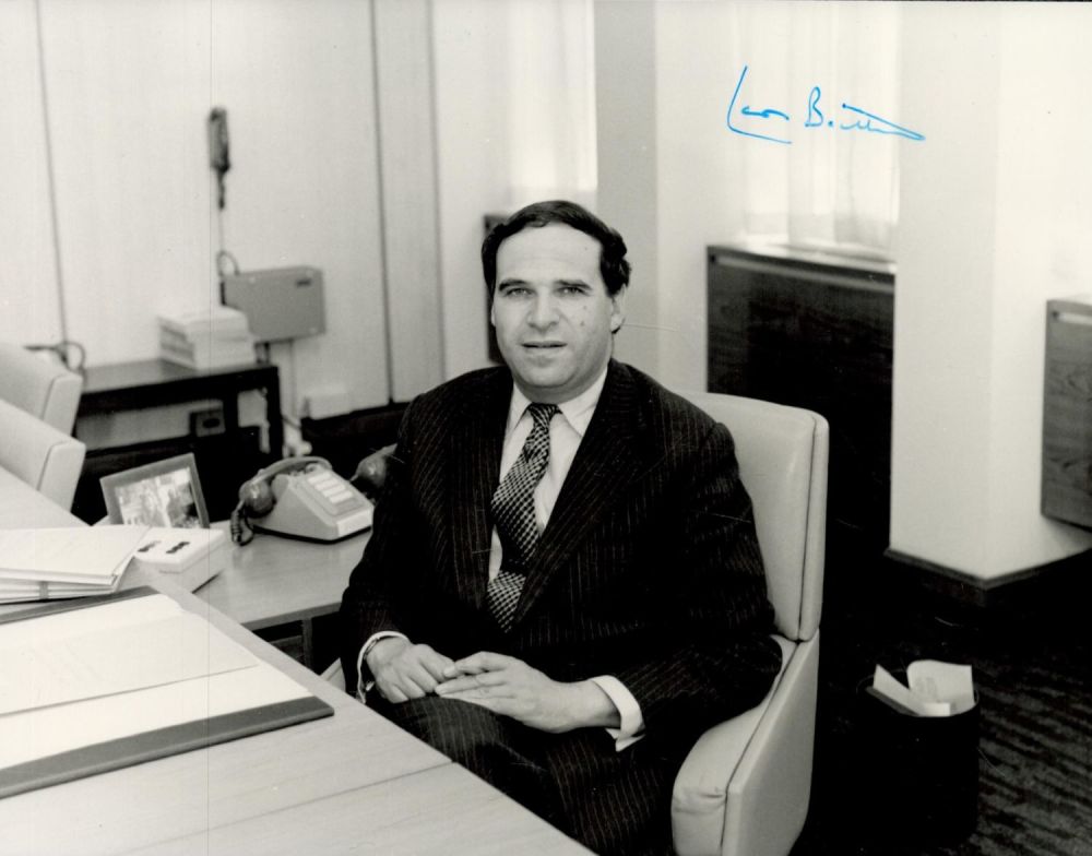 Lot 213: Leon Brittan signed 8x6inch black and white photo....