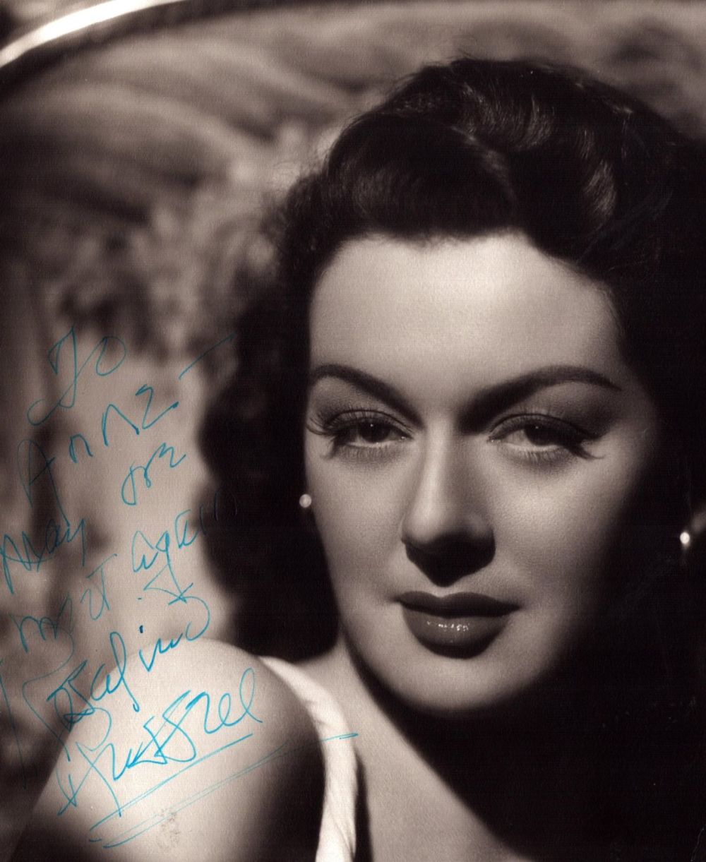 Lot 545: Rosalind Russell signed 8x6inch black and white photo....