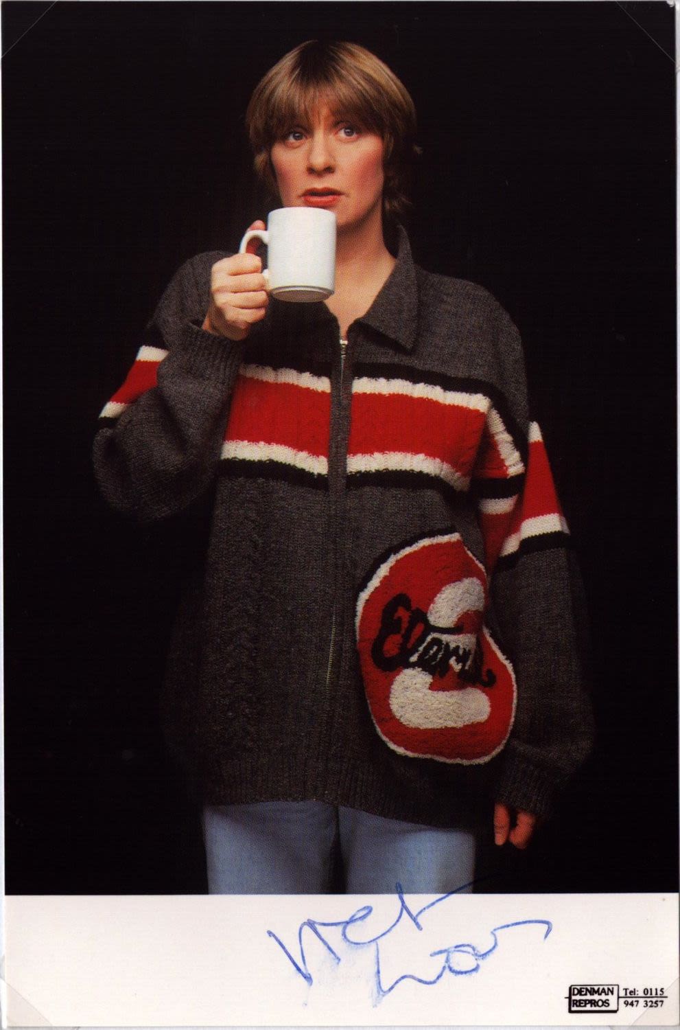 Lot 571: Victoria Wood signed 6x4inch colour photo. Good condition....