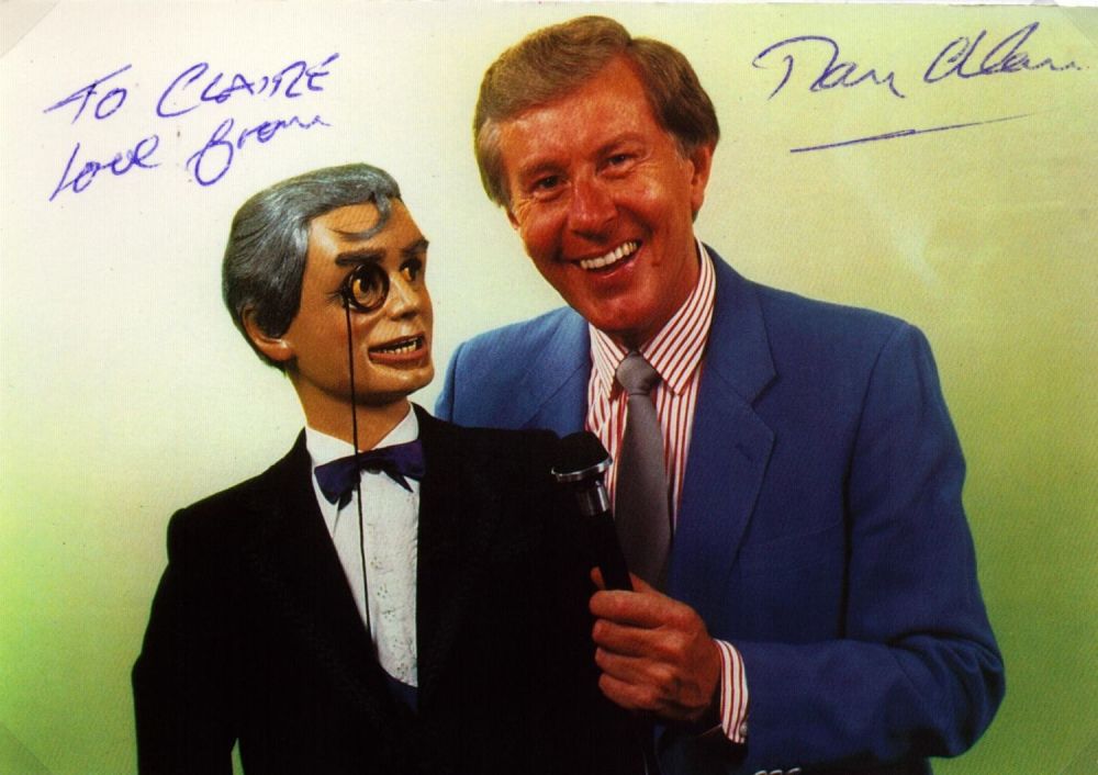 Lot 579: Ray Allan signed 6x4inch colour photo. Dedicated. Good...
