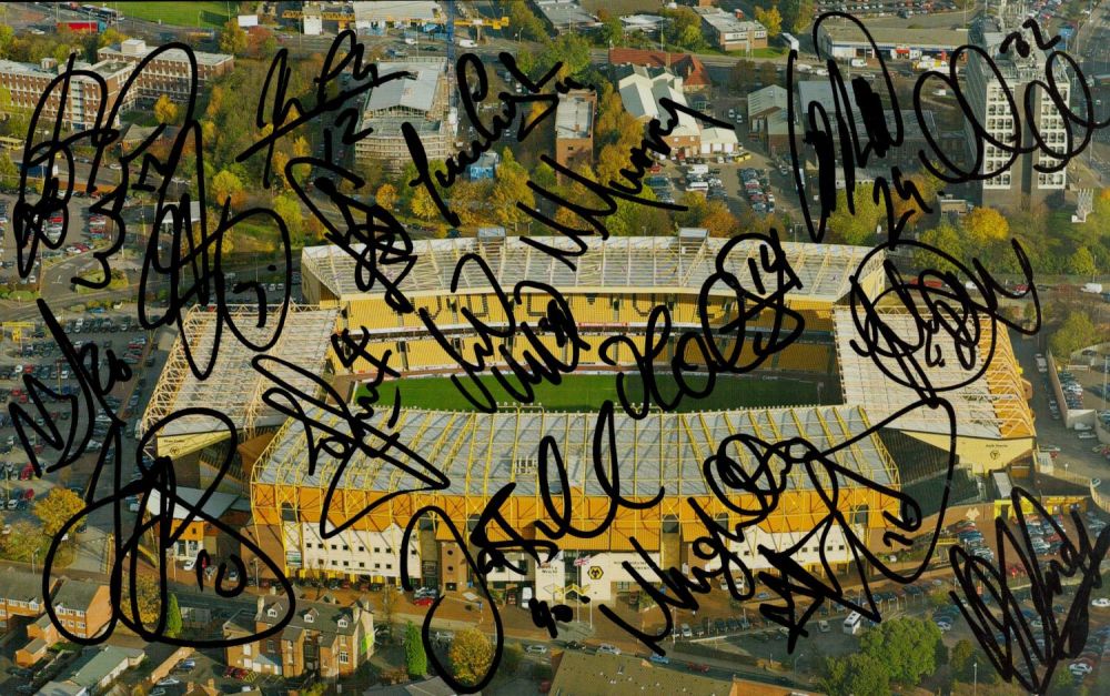 Lot 670: 18 Signed Wolverhampton Wanderers FC Home Ground Magazine...
