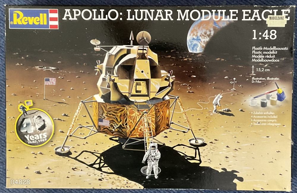 Lot 122: Apollo: Lunar Module Eagle Plastic Model Kit (scale...