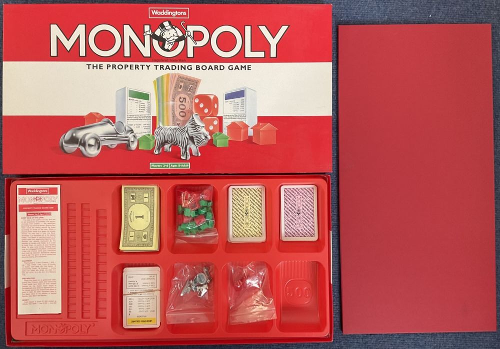 Lot 269: Monopoly by Waddingtons Tonka 1993, modern version for...