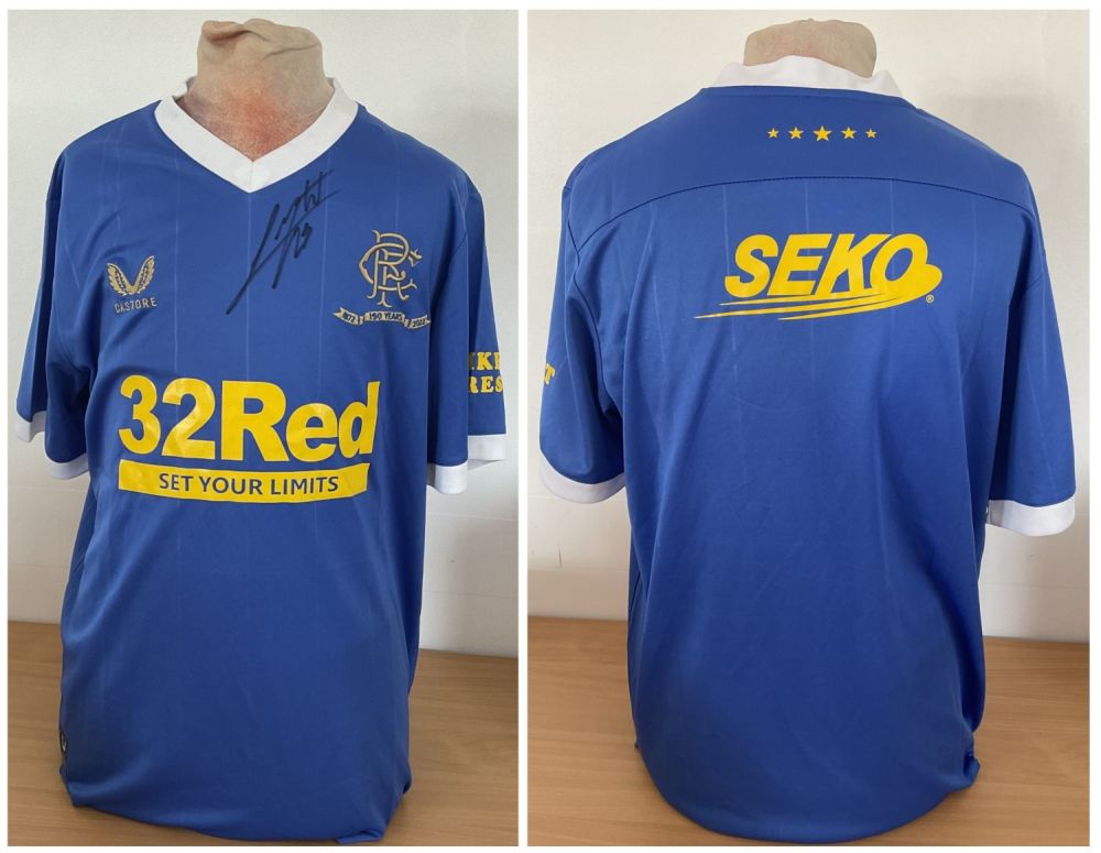 Lot 51: Football Scott Wright signed Ranger's replica home shirt...