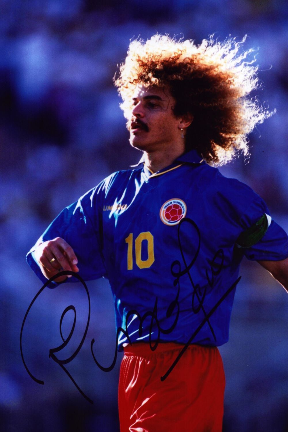 Lot 180: Football Carlos Valderrama signed 12x8 inch colour photo...