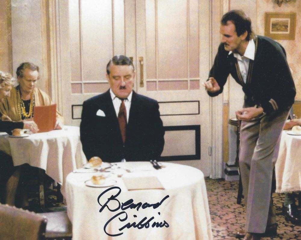 Lot 279: Bernard Cribbins signed 10x8 colour photo. Good condition....