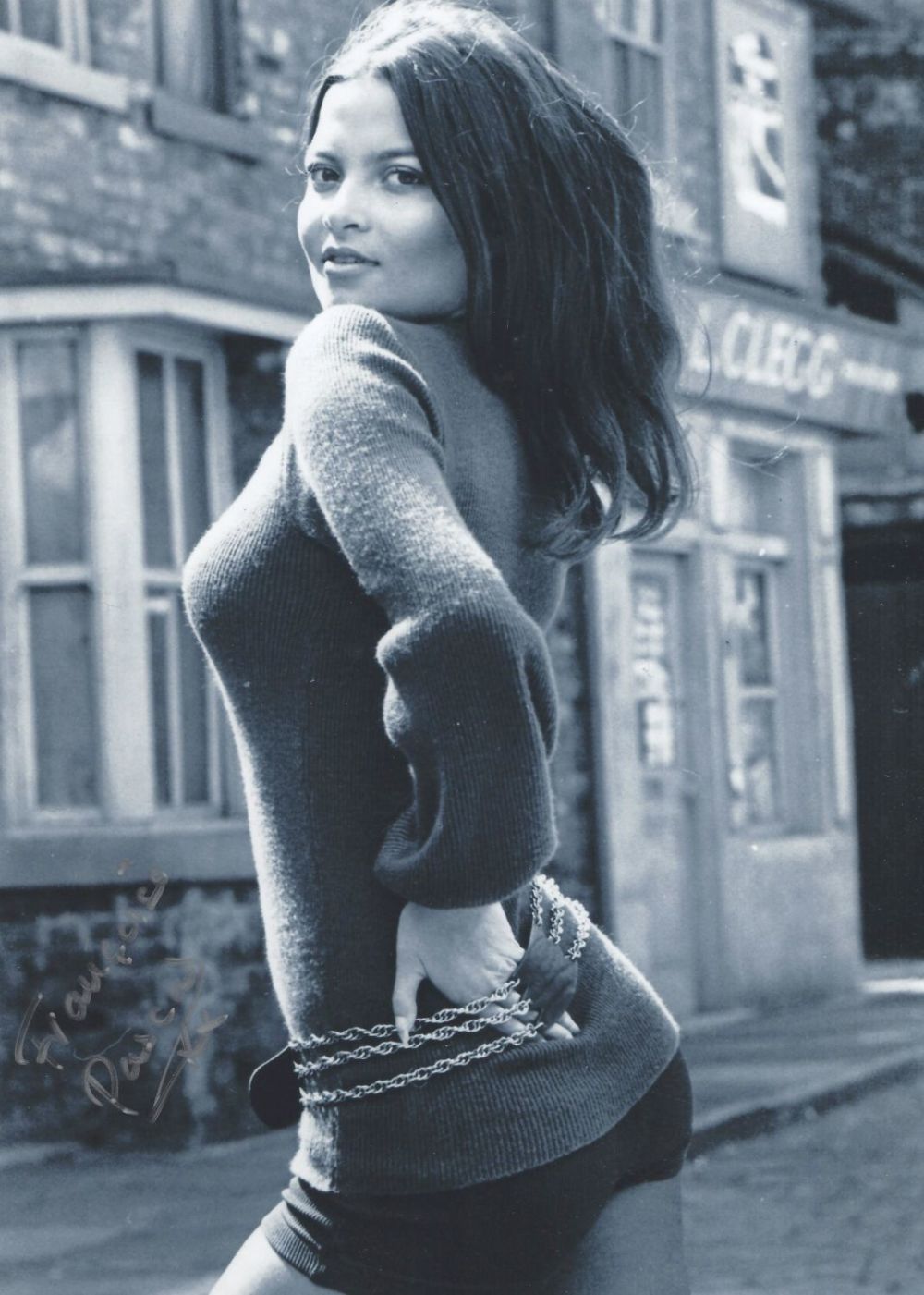 Lot 286: Francoise Pascal signed 10x8 black and white photo....