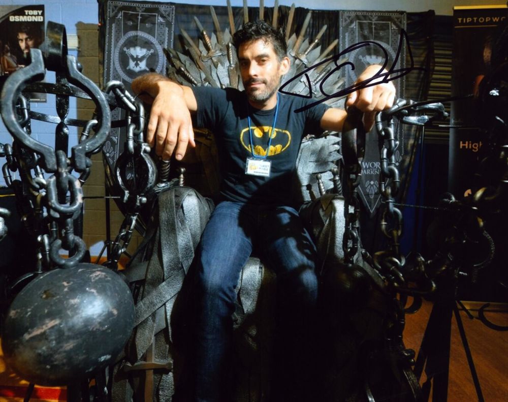 Lot 308: Toby Osmond signed Game of Thrones 10x8 colour...