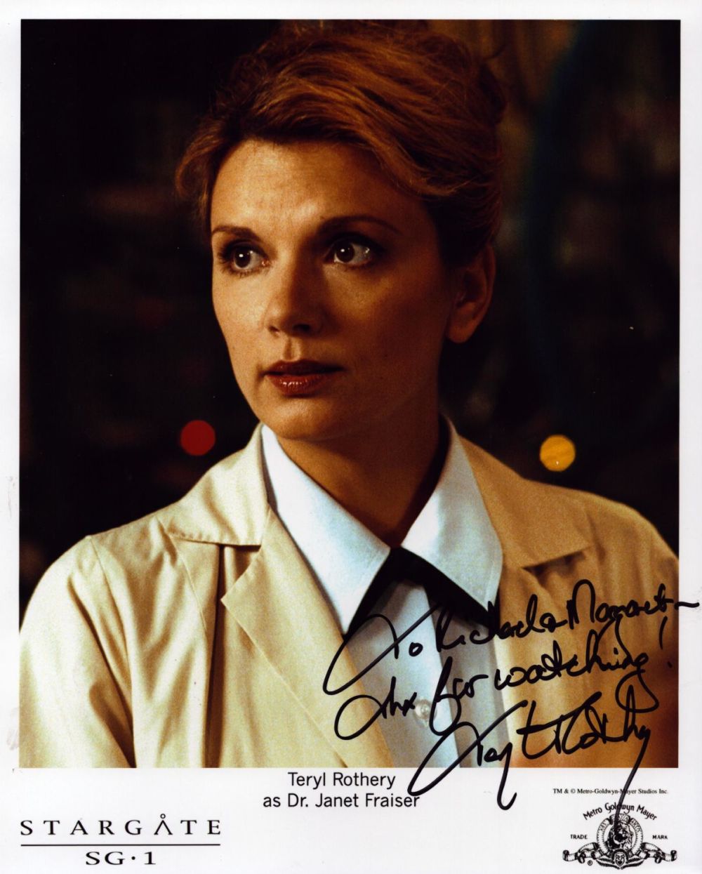 Lot 322: Teryl Rothery signed 10x8 Stargate SG1 promo photo....